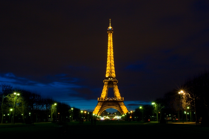 La_Tour_Eiffel_Paris_France.jpg - The Eiffel Tower in the first hour after sunset.